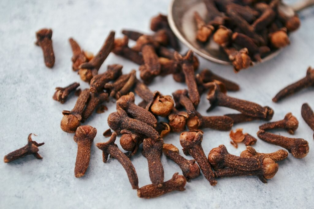 Clove Health Benefits: Uses, Nutrition & How to Use Cloves